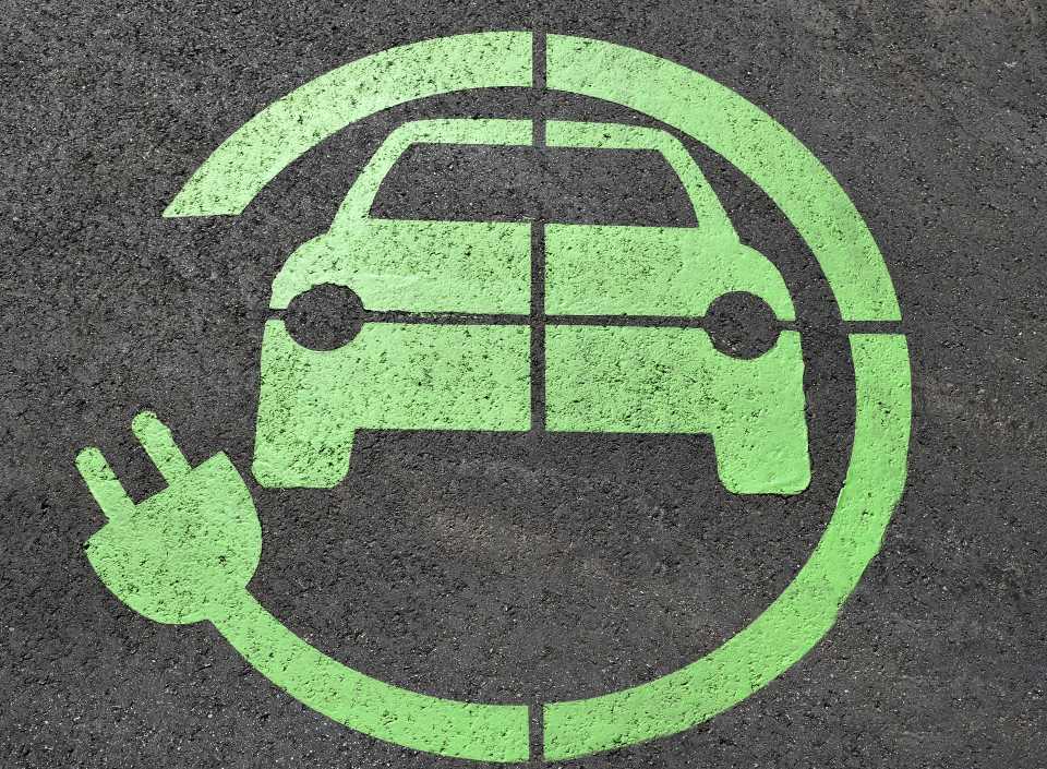 The number of electric vehicles on the roads around the world rose to 2 million in 2016, according to the latest edition of the International Energy Agency’s Global EV Outlook.